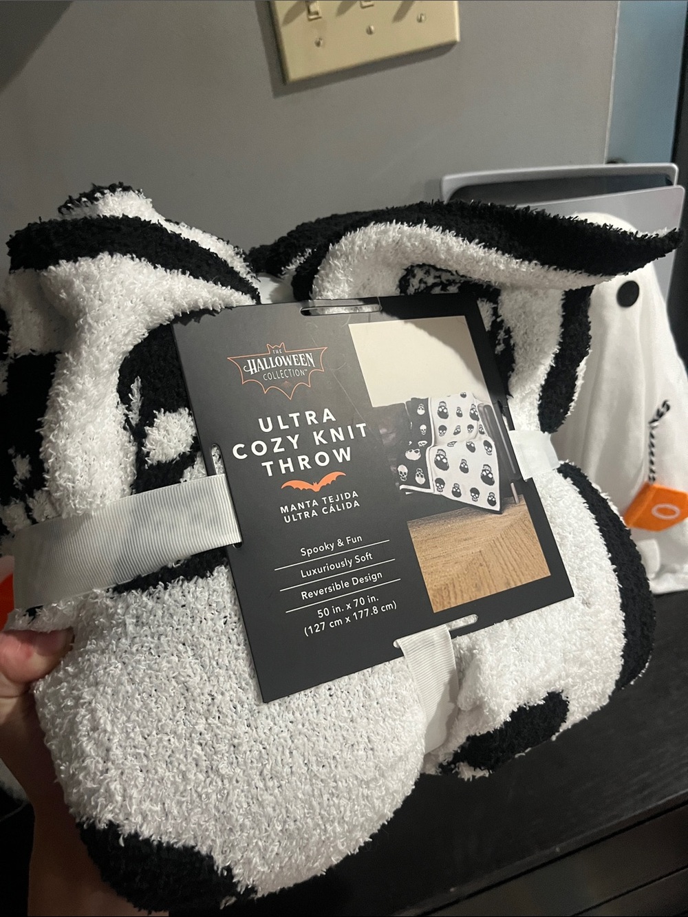 Ultra Cozy Knit Throw - Black & White